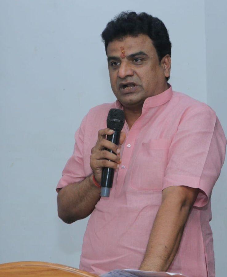 देश-प्रदेश के सराफा बाजार में उछाल के बाद बढ़ी व्यापारियों की टेंशन, कई मुद्दों को लेकर कमल सोनी संग व्यापारी कर रहे सीएम साय से मुलाकात की तैयारी.