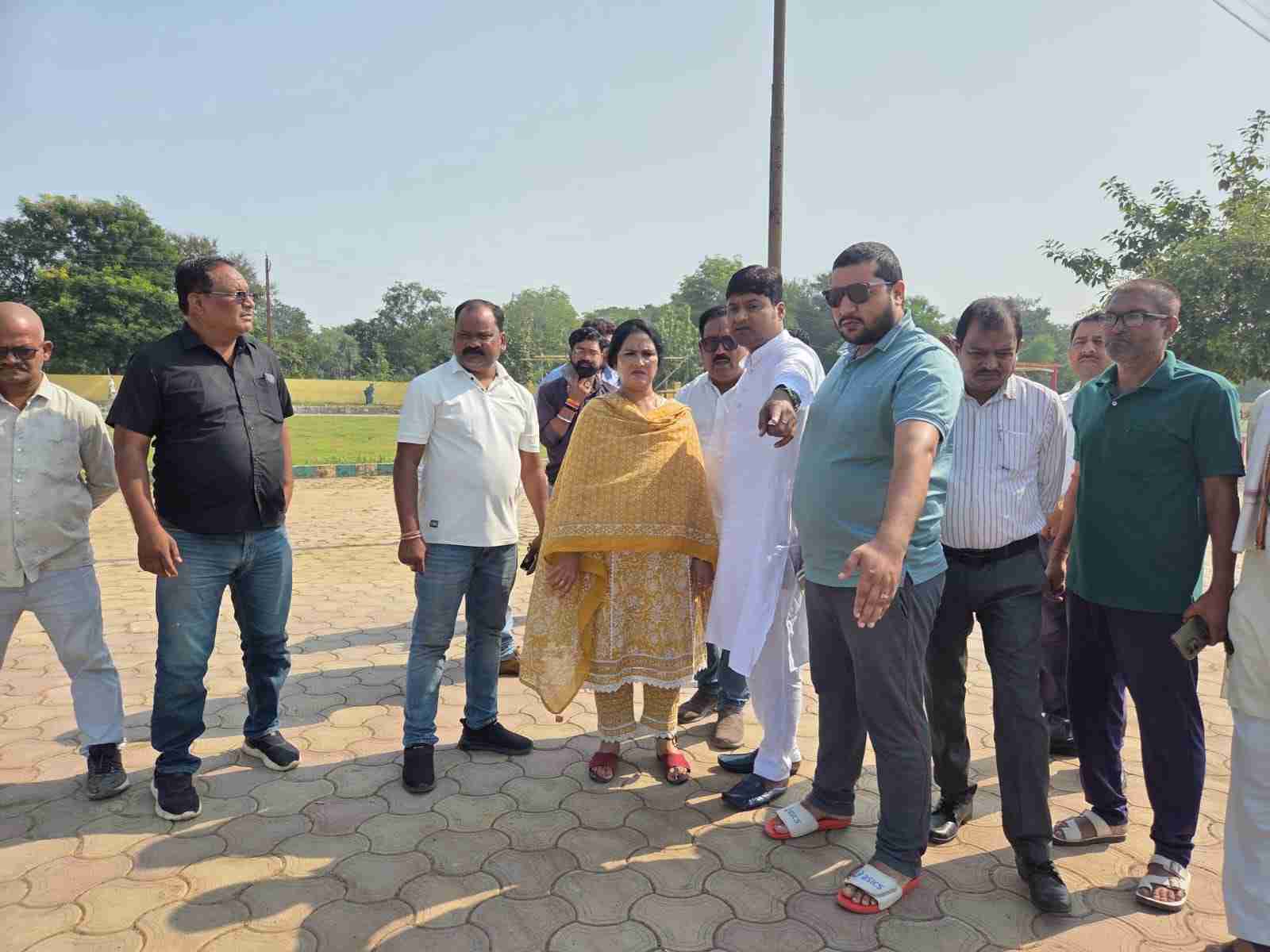 छठ घाट को स्वच्छ रखने महापौर विधानी ने किया निरीक्षण.