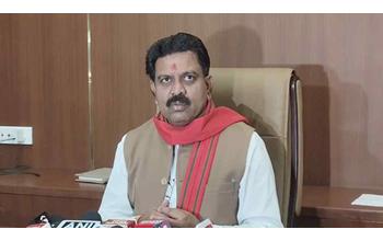 रायपुर पुलिस और ATS की बड़ी कार्रवाई : ISIS से जुड़े तीन संदिग्धों को गिरफ्तार किया गया। गृहमंत्री विजय शर्मा ने कहा कि आरोपी पाकिस्तान के मॉड्यूल के अनुसार सक्रिय थे। उन्होंने बताया कि ISIS से संबंध रखने वालों की पहचान कर कड़ी कार्रवाई की जाएगी