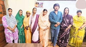 लग्जरी कार में घूमकर चेन स्नैचिंग—भीड़भाड़ वाले इलाकों में वारदात, 7 महिलाओं का गैंग और ड्राइवर गिरफ्तार