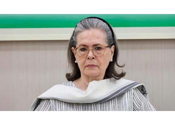 सोनिया गांधी के खिलाफ एफआईआर की मांग, कोर्ट का निर्देश—एक हफ्ते में दलील पेश करें