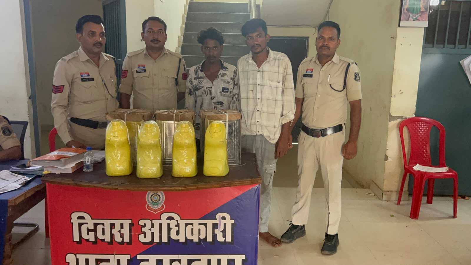 तखतपुर पुलिस की कार्रवाई: किराना दुकान में चोरी का खुलासा, दो आरोपी गिरफ्तार