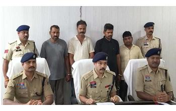 12 लाख की लूट का मास्टरमाइंड गैंग बेनकाब, अंतरराज्यीय गिरोह के 4 हथियारबंद आरोपी दबोचे गए