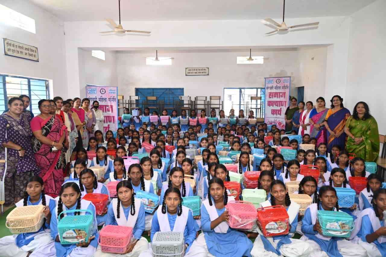 एनटीपीसी सीपत संगवारी महिला समिति द्वारा शासकीय कन्या उच्चतर माध्यमिक शाला सीपत में शारीरिक स्वच्छता जागरूकता अभियान एवं सैनिटरी किट का वितरण.