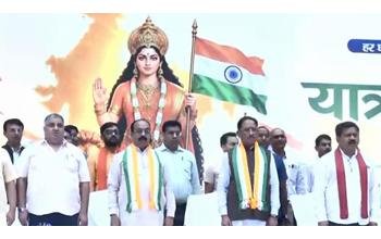 राजधानी में तिरंगा यात्रा का जोश, CM साय बोले- वीरों के बलिदान से मिली आजादी, इसे कभी न भूलें