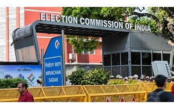 ‘किसी भी राजनीतिक दल से मिलने में कोई आपत्ति नहीं’, प्रदर्शन के बीच EC ने कहा- मिलने की कोई अपील नहीं की गई